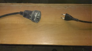 Flach-Stecker vs. Schuko-Stecker Flach-Stecker vs. Schuko-Stecker