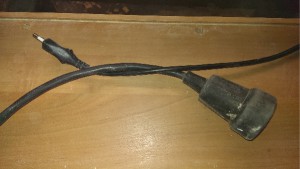 Kleine Hilfe gegen das ungewollte herausziehen des Steckers. Kleine Hilfe gegen das ungewollte herausziehen des Steckers.